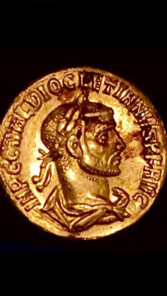 Image 1 of the artwork "RÖMER EMPEOR DIOCLETIAN GOLD SET" by RI Glr on art24