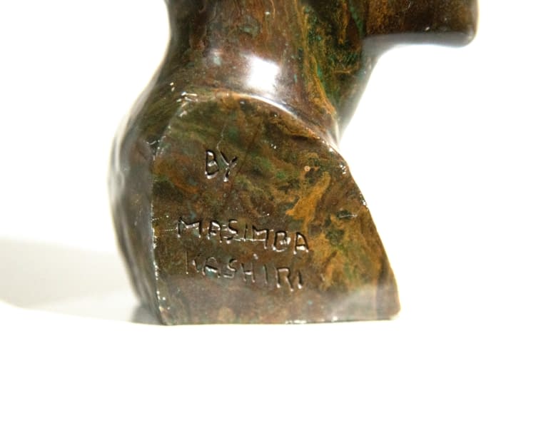 Image 1 of the artwork "Frauenbüste von Masimba Kashiri - Afrikanische Verdite-Steinbüste (Shona-Skulpturen-Kunst aus Simbabwe)" by Artist Wanted on art24