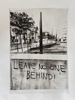 Image 1 of the artwork "Leave no one behind" by Tomás Fischer on art24
