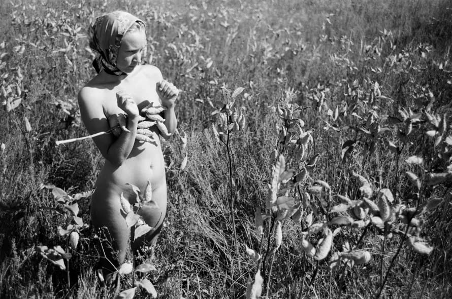 Photo 1 de l'œuvre "Womanhood" par Artem Titeev sur art24