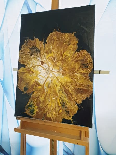 Photo 1 de l'œuvre "Goldene schwebende Blume" par DAgis Welt sur art24