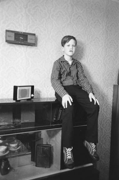 Photo 1 de l'œuvre "Childhood" par Artem Titeev sur art24