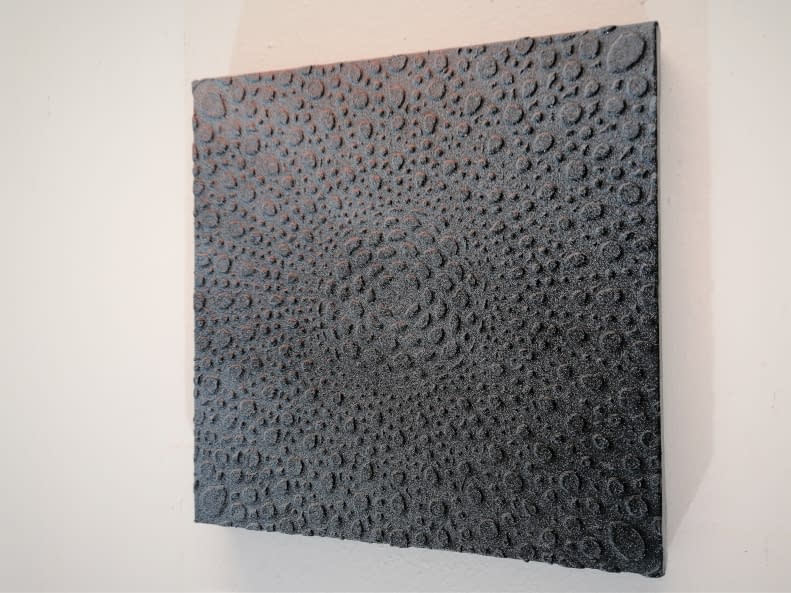 Image 1 of the artwork "black hole" by frohekunst on art24
