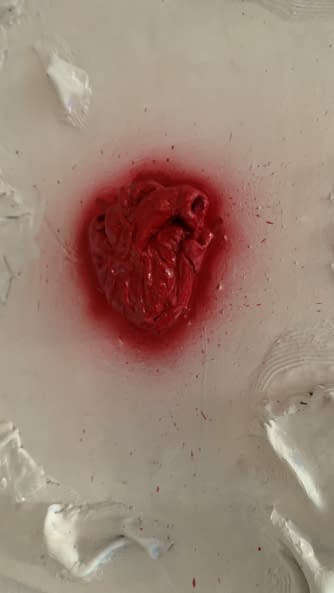 Foto 1 des Kunstwerks "White Heart" von Serin Mathlouthi auf art24