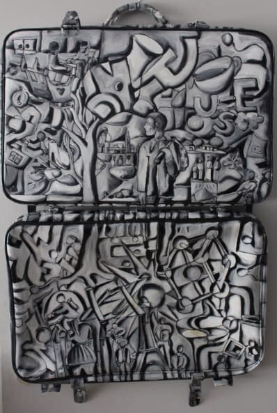 Photo 1 de l'œuvre "Koffer, voll mit Hoffnung" par Zoran Marcius sur art24