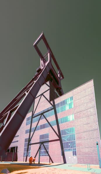 Foto 1 des Kunstwerks "Zollverein infrared" von Thomas Haensgen auf art24