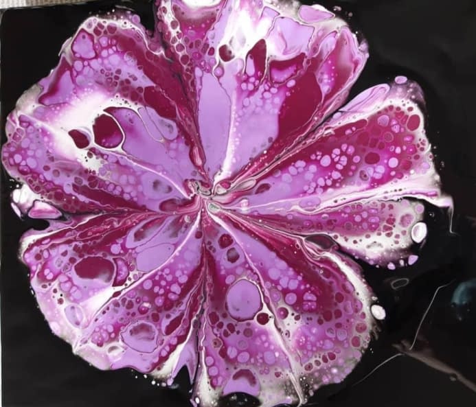 Photo 1 de l'œuvre "Flower of hope" par Lilli König sur art24