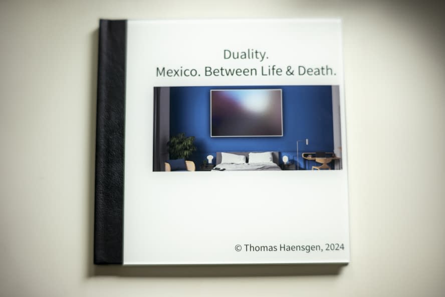 Foto 1 des Kunstwerks "DUALITY. ARTBOOK." von Thomas Haensgen auf art24