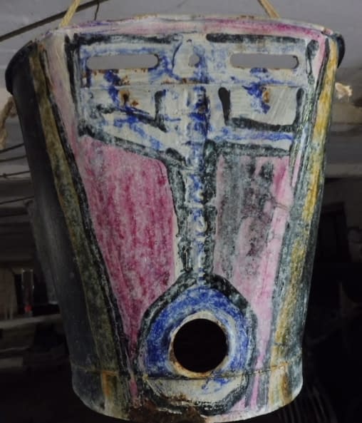 Foto 1 des Kunstwerks "Alter Kälbertränkeimer" von Wo Sarazen auf art24