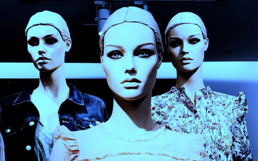 Foto 1 des Kunstwerks "VENICE GIRLS BLACK BLUE" von HUGO KOEHLER auf art24