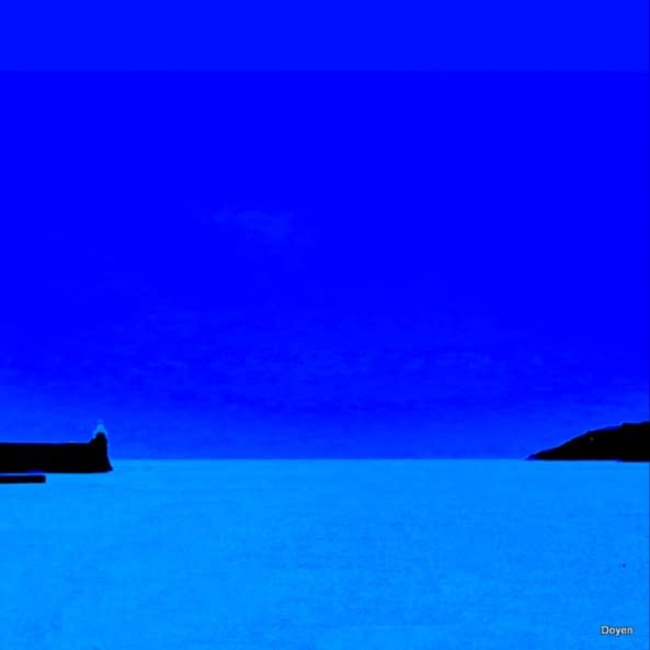 Photo 1 de l'œuvre "Blue Hour" par Doyen sur art24