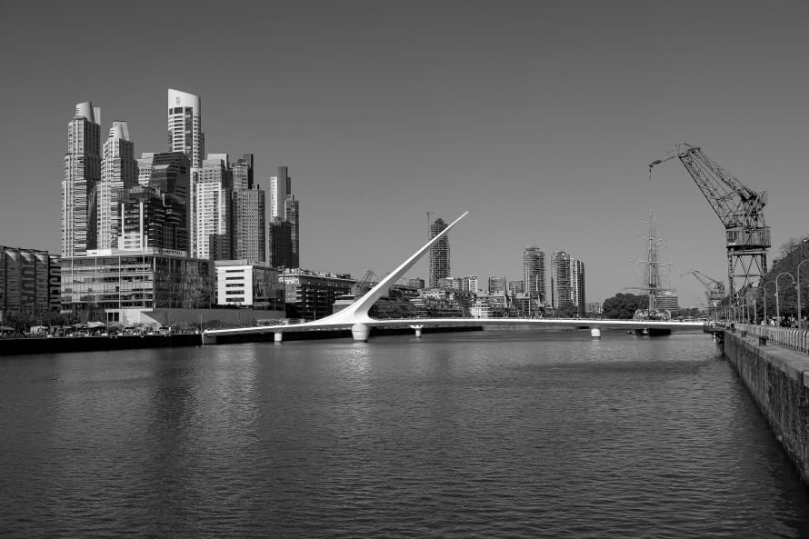 Image 1 of the artwork "Ponte de la Mujer" by Solveig - Alejandra on art24
