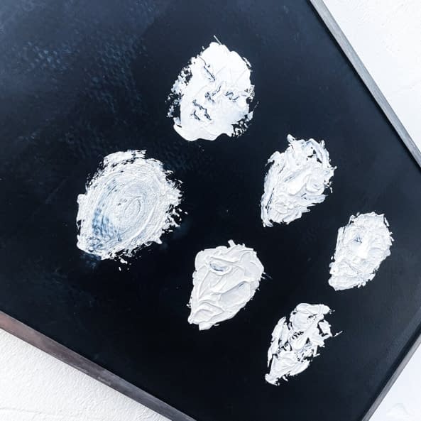 Image 1 of the artwork "6 Faces" by Hone S. on art24