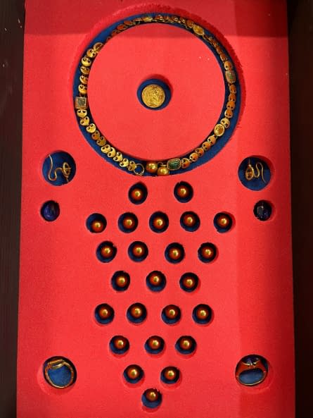 Image 1 of the artwork "RÖMER EMPEOR DIOCLETIAN GOLD SET" by RI Glr on art24