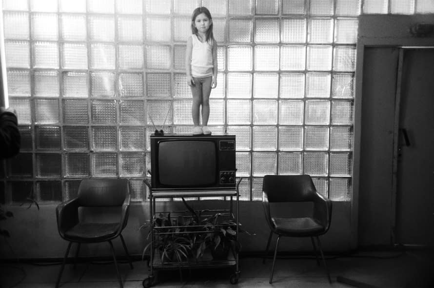 Photo 1 de l'œuvre "Childhood" par Artem Titeev sur art24