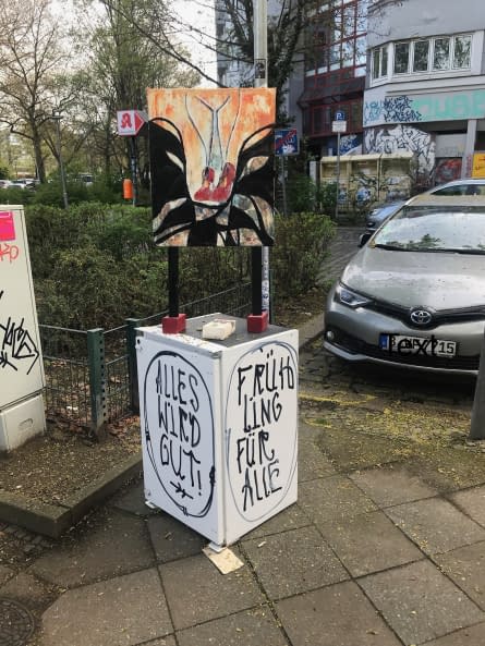 Foto 1 des Kunstwerks "Rote Schuhe 2, ein Bild auf zwei Beinen" von Christa Baisch auf art24