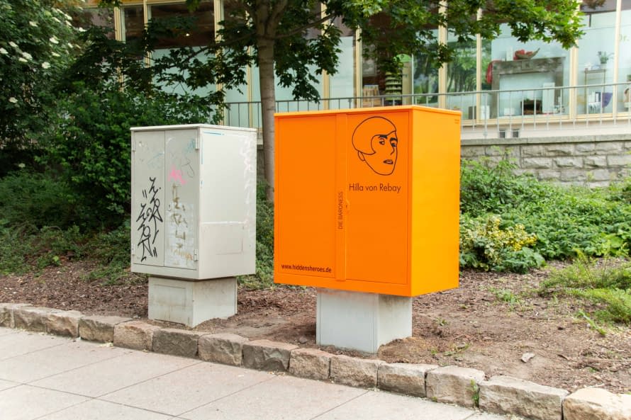Foto 1 des Kunstwerks "HIDDEN SHERO hilla von rebay" von Ellinor Amini auf art24