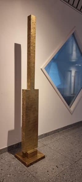 Photo 1 de l'œuvre "Säule Gold" par Eugen Meier Mathévie sur art24