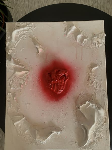 Foto 1 des Kunstwerks "White Heart" von Serin Mathlouthi auf art24