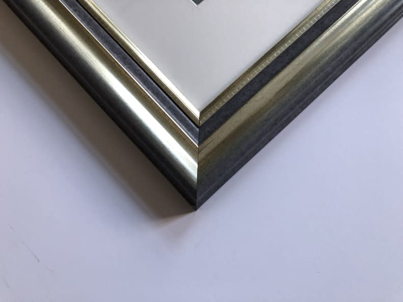 Image 1 of the artwork "Bánfalvi Udvar/Hof in Bánfalva" by Tibor Gáspárdy on art24