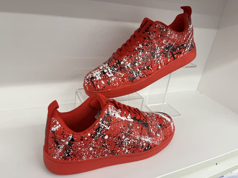 Photo 1 de l'œuvre "Pollock Schuhe" par Stefan Freiherr von Schnabelrauch sur art24