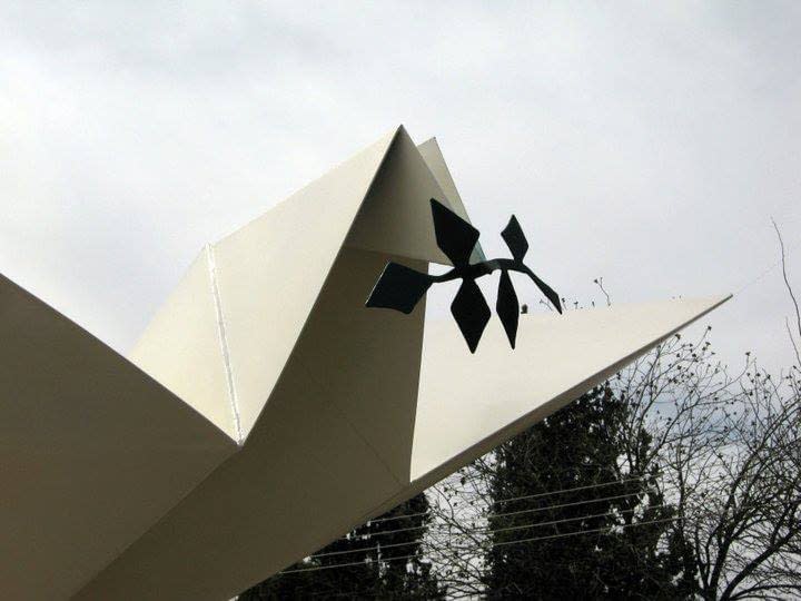 Photo 1 de l'œuvre "Vogel des Friedens" par alfy Espinoza sur art24