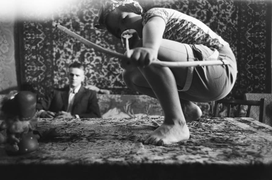 Photo 1 de l'œuvre "Childhood" par Artem Titeev sur art24