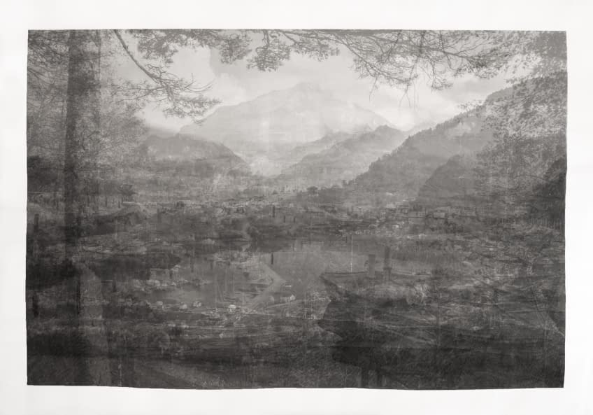Foto 1 des Kunstwerks "Die Gedanken verlieren in der traumhaften Realität, am See, in der Stadt, mit Sicht auf die Berge" von Helen Eggenschwiler auf art24