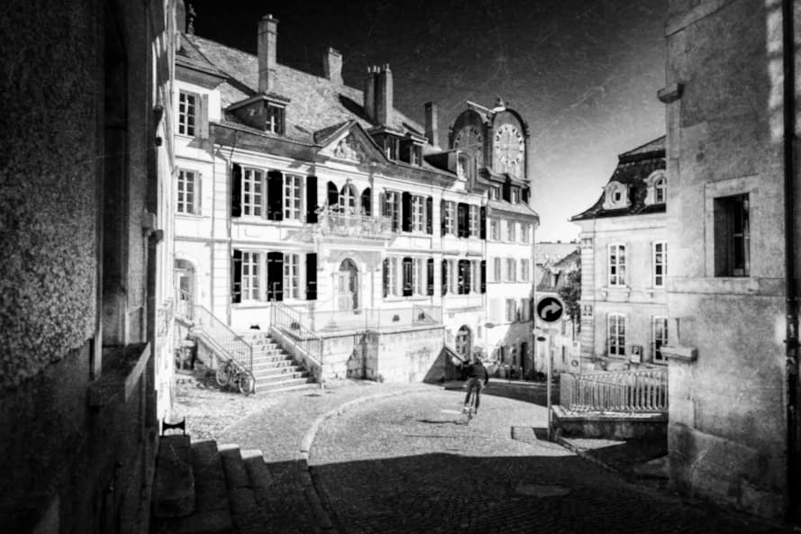 Foto 1 des Kunstwerks "Cycliste pressé , quelque part à Neuchatel" von Sylvain Blanchoud auf art24