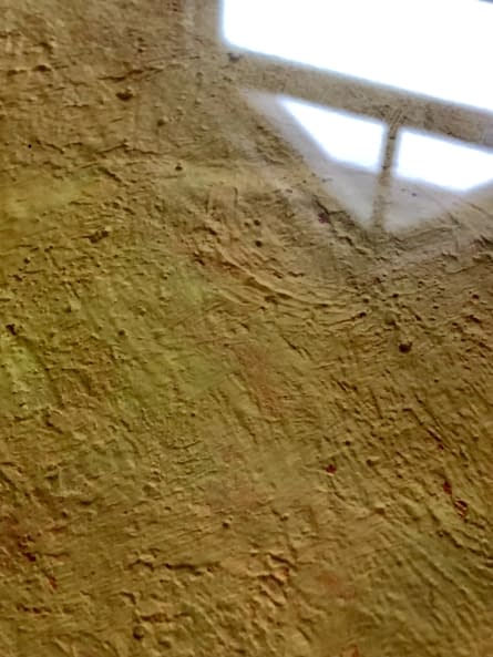Image 1 of the artwork "Ùtközben (Angyal) /Am Weg (Engel)" by János Aknay on art24