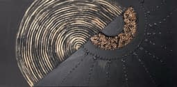 "Glänzendes Schwarz" von Marina Egli auf art24