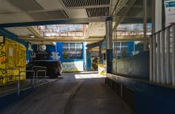 "Vue de l'entrée de la case à choc , Neuchatel" de Sylvain Blanchoud sur art24