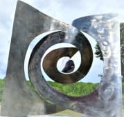 "Universe II" de Monica Sarmiento-Archer sur art24