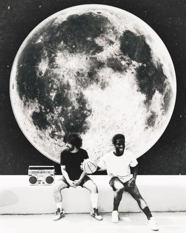 Image 1 de l'œuvre "Space Jam Moon Ballers" par Merge Visible sur art24