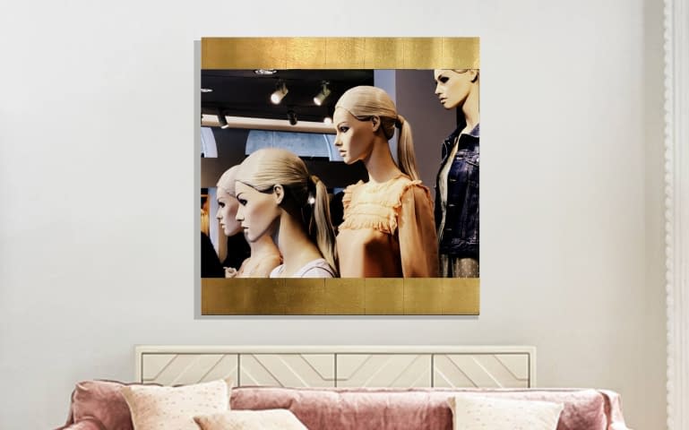 Image 1 de l'œuvre "VENICE GIRLS GOLD R" par HUGO KOEHLER sur art24