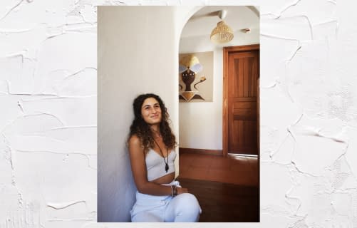 White Canvas #16 Maeva