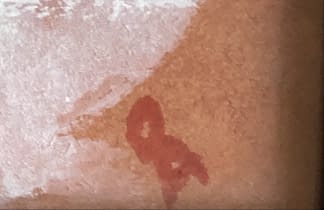 "Fekvő Alak/Liegende Person" de Attila Orbán sur art24