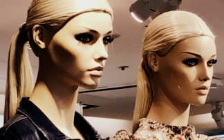 "VENICE GIRLS GOLD" de HUGO KOEHLER sur art24