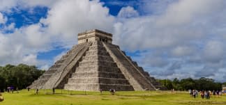 "#1.12 El Castillo - Chichén Itzá. Teil 12 der Serie: DUALITY. MEXICO. BETWEEN LIFE & DEATH." von Thomas Haensgen auf art24