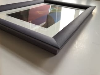 "Festőangyal 10/10 / Maler Engel" by János Aknay on art24