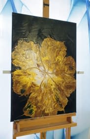 "Goldene schwebende Blume" by DAgis Welt on art24