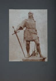 "Foto einer Skulptur" by Arthur Joseph Guéniot on art24