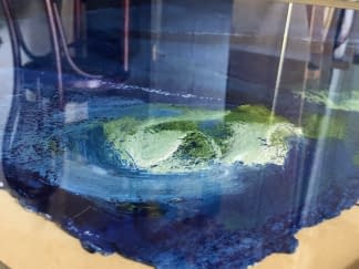 "Kék Angyal/Blauer Engel" de János Aknay sur art24