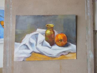 "Apfel mit Messing Vase" von Hans auf art24