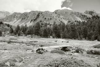 "Vue du val da camp dans le canton des Grisons , Suisse" von Sylvain Blanchoud auf art24