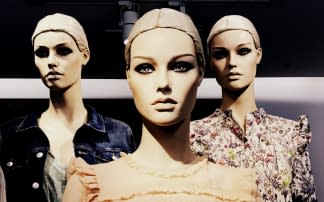 "VENICE GIRLS GOLD M" von HUGO KOEHLER auf art24
