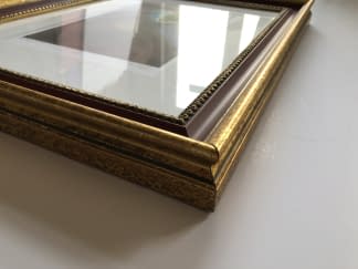 "Festőangyal 5/10 / Maler Engel" de János Aknay sur art24