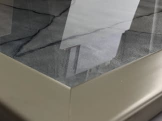 "Fehér Angyal/Weißer Engel" by János Aknay on art24